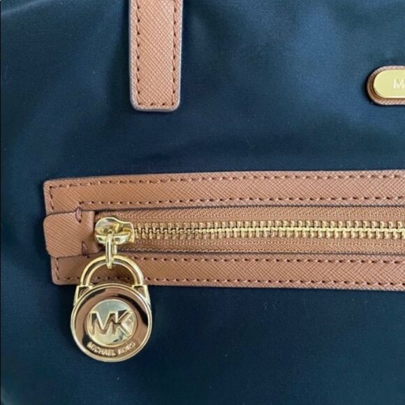 Michael Kors Kempton tote - Picture 7 of 12